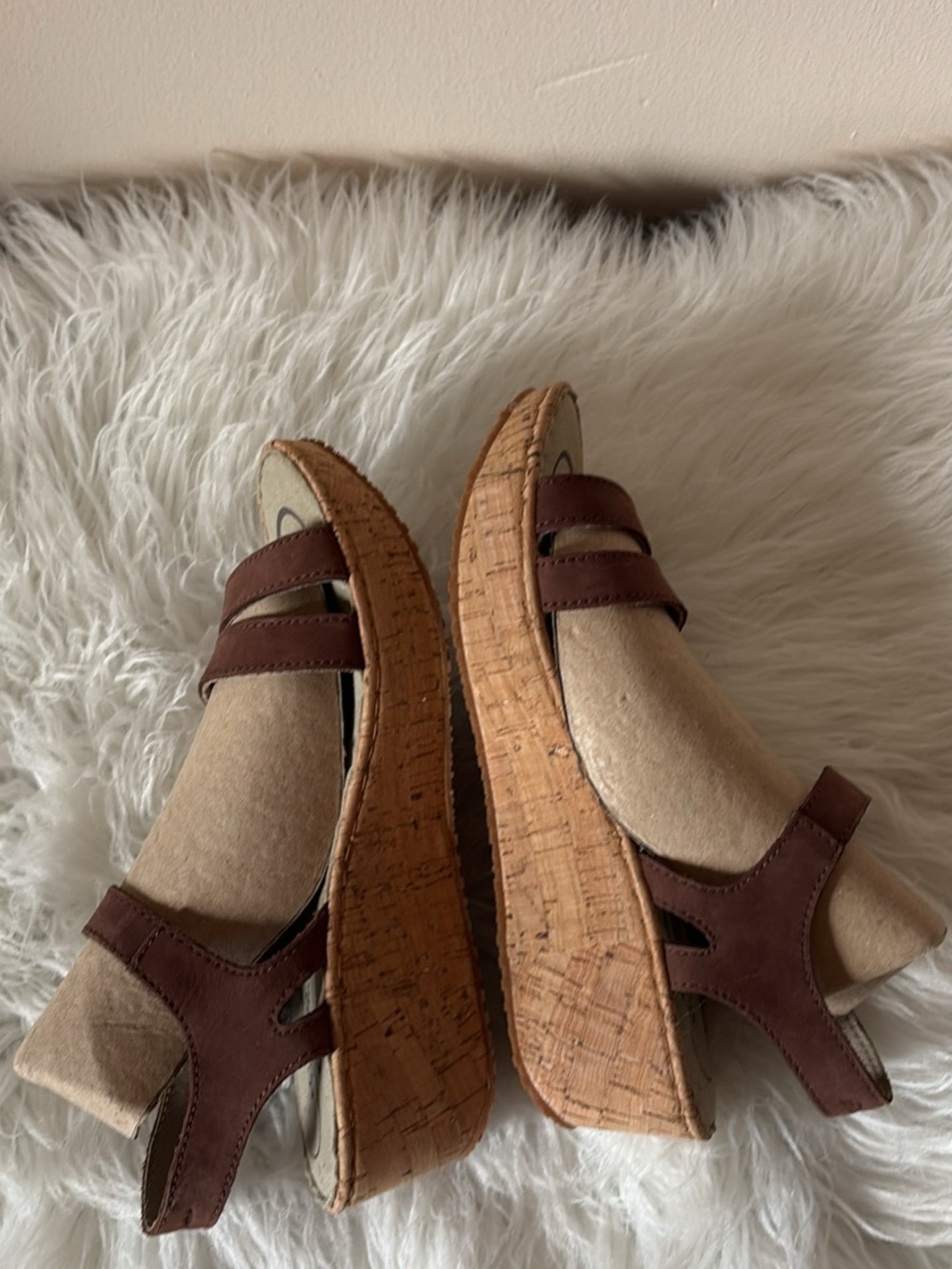 Eddie Bauer Dark Brown Triple-Strap Slingback Sandals - Picture 4 of 9